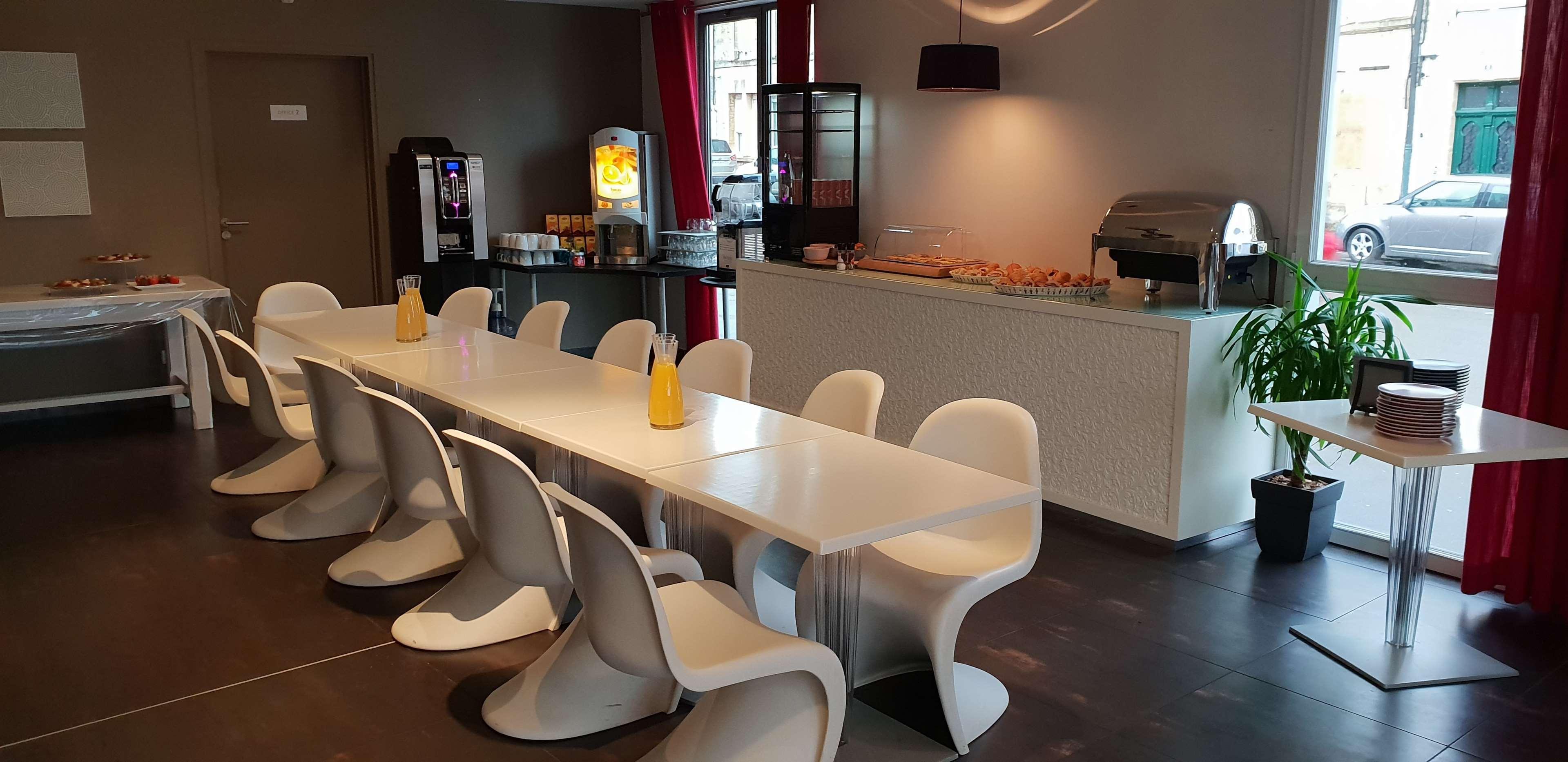 Kyriad Charleville Mezieres Eksteriør billede