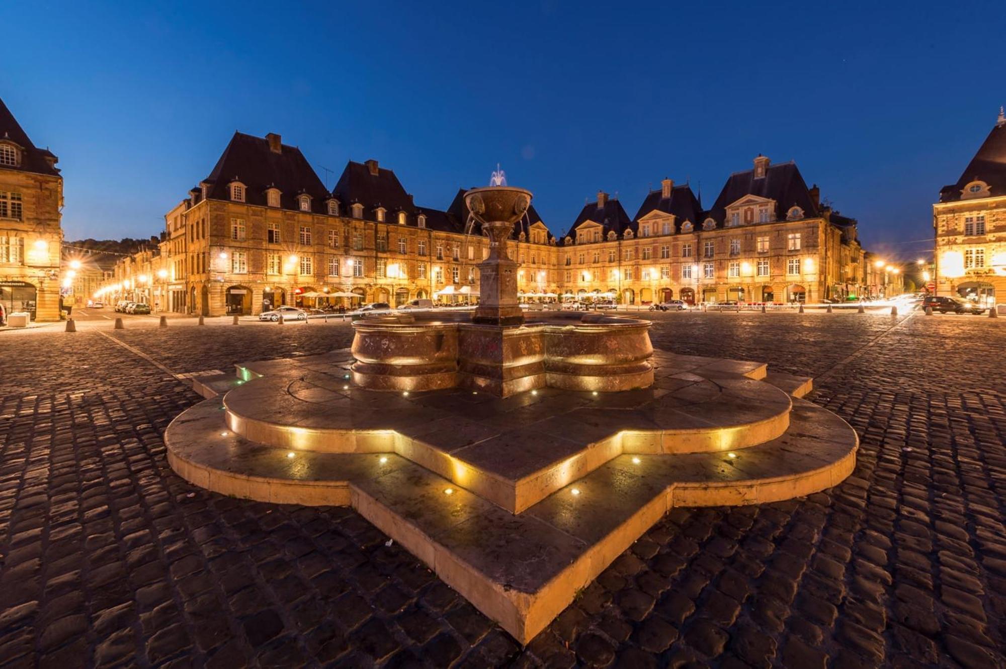 Kyriad Charleville Mezieres Eksteriør billede